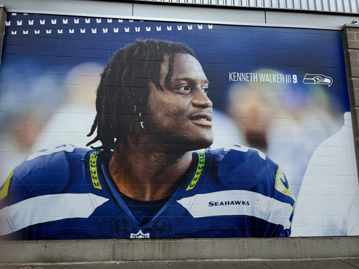 The Seahawks select RB Jadarian Price to replace Kenneth&nbsp;Walker